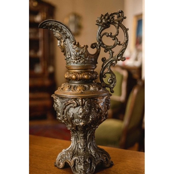 Amforă în stil Victorian